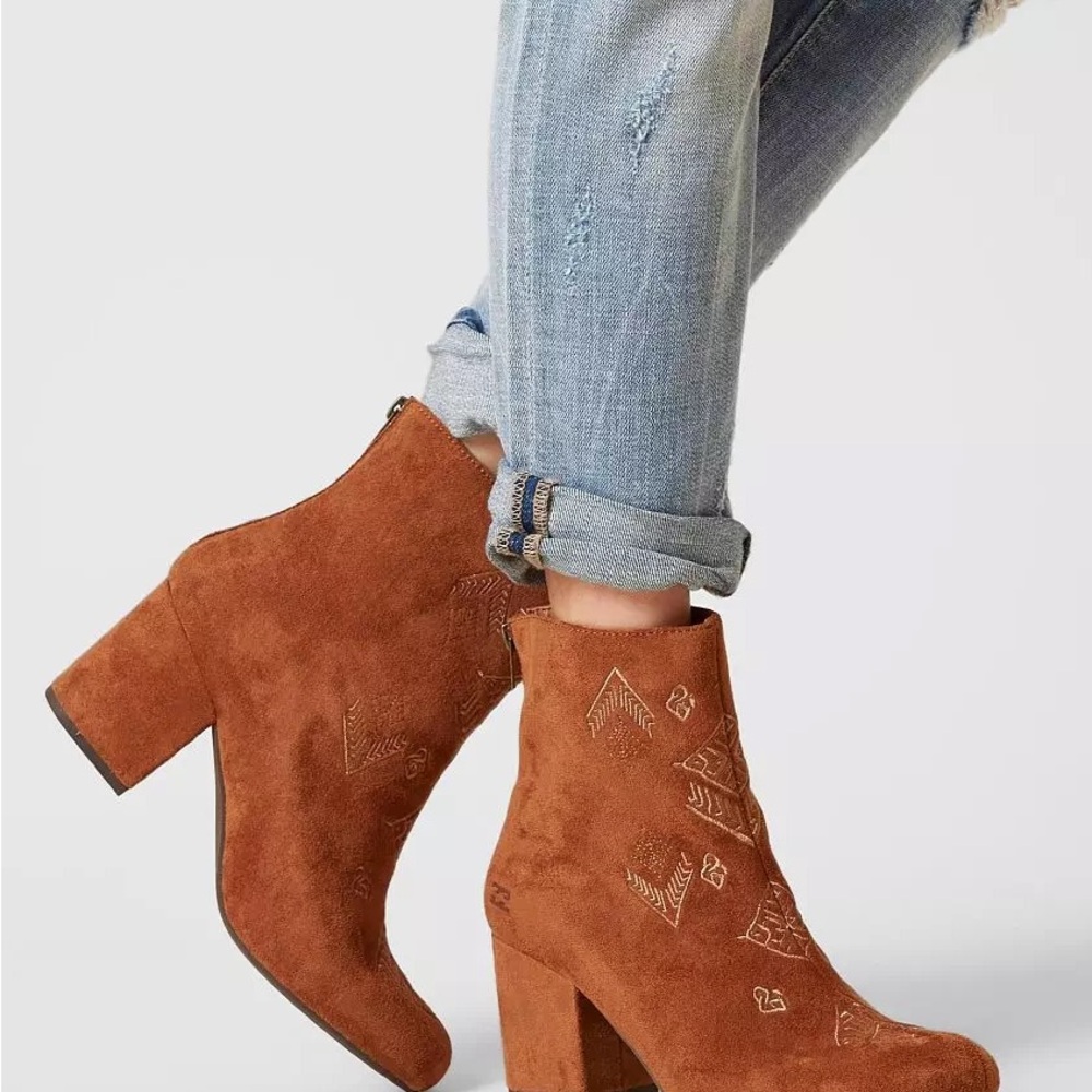 Billabong Luna Brown Suede Ankle Boots